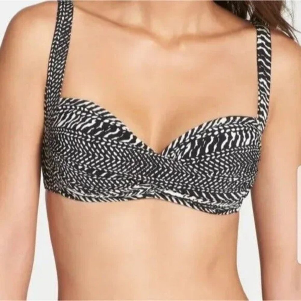 Robin Piccone Twist Front Black & White Bikini Top S